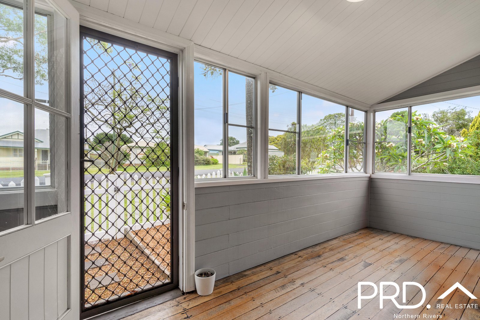 56 Colches Street CASINO 16