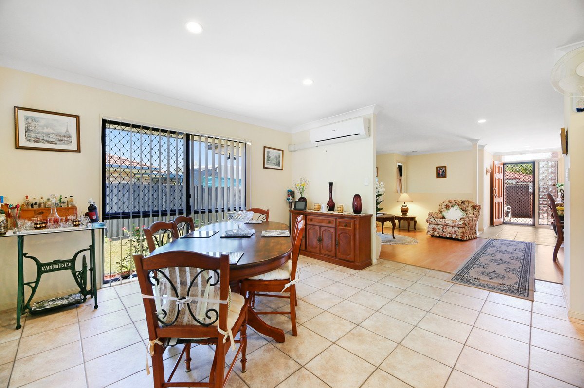 56 Coronet Crescent BURLEIGH WATERS 6