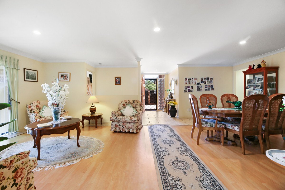 56 Coronet Crescent BURLEIGH WATERS 10