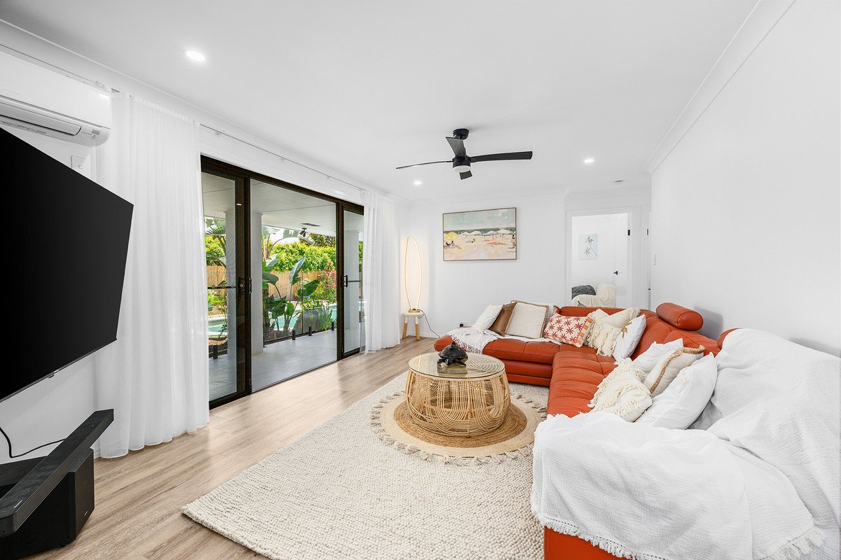 56 Dunlin Drive Burleigh Waters 9