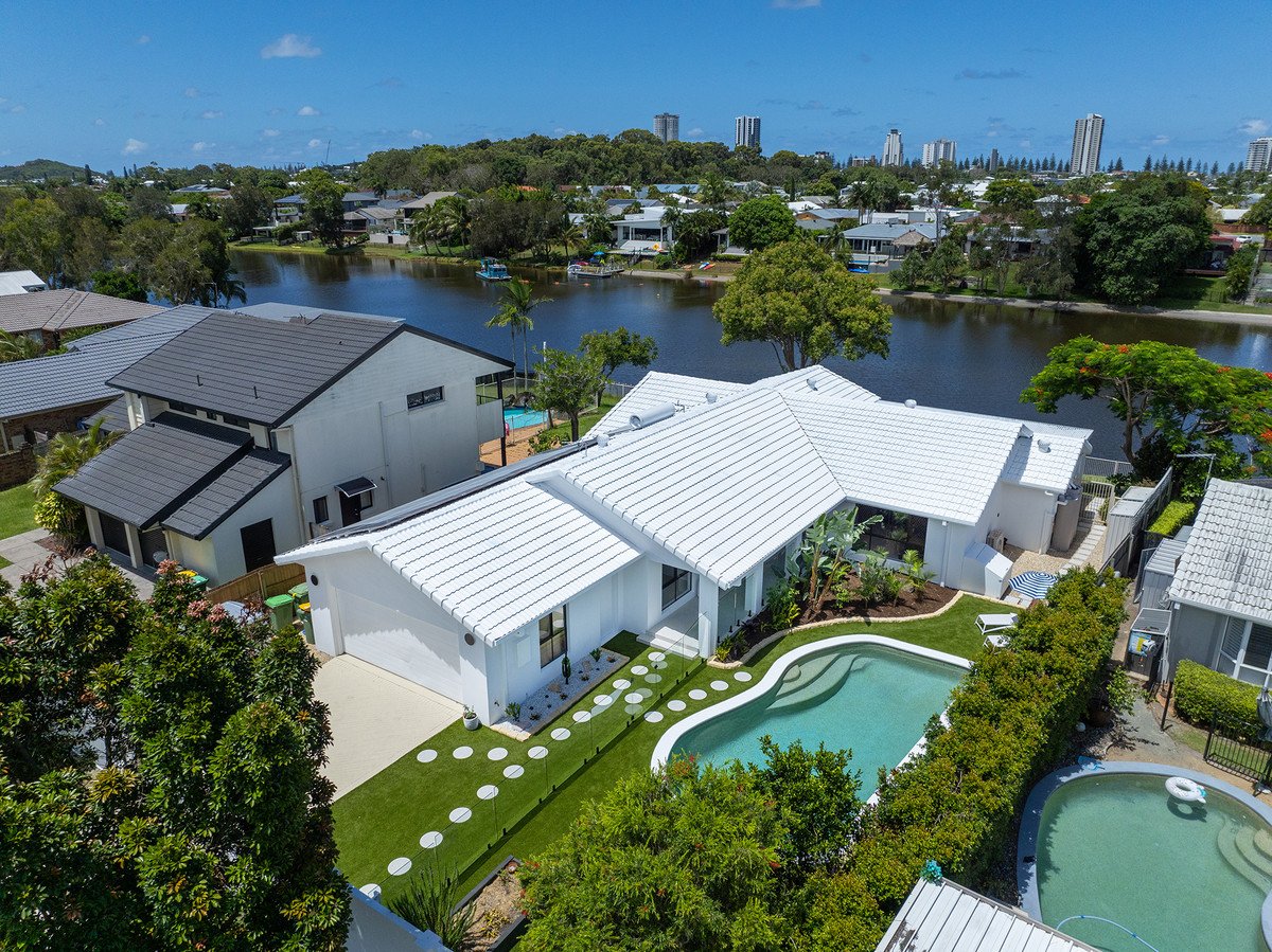 56 Dunlin Drive Burleigh Waters 2
