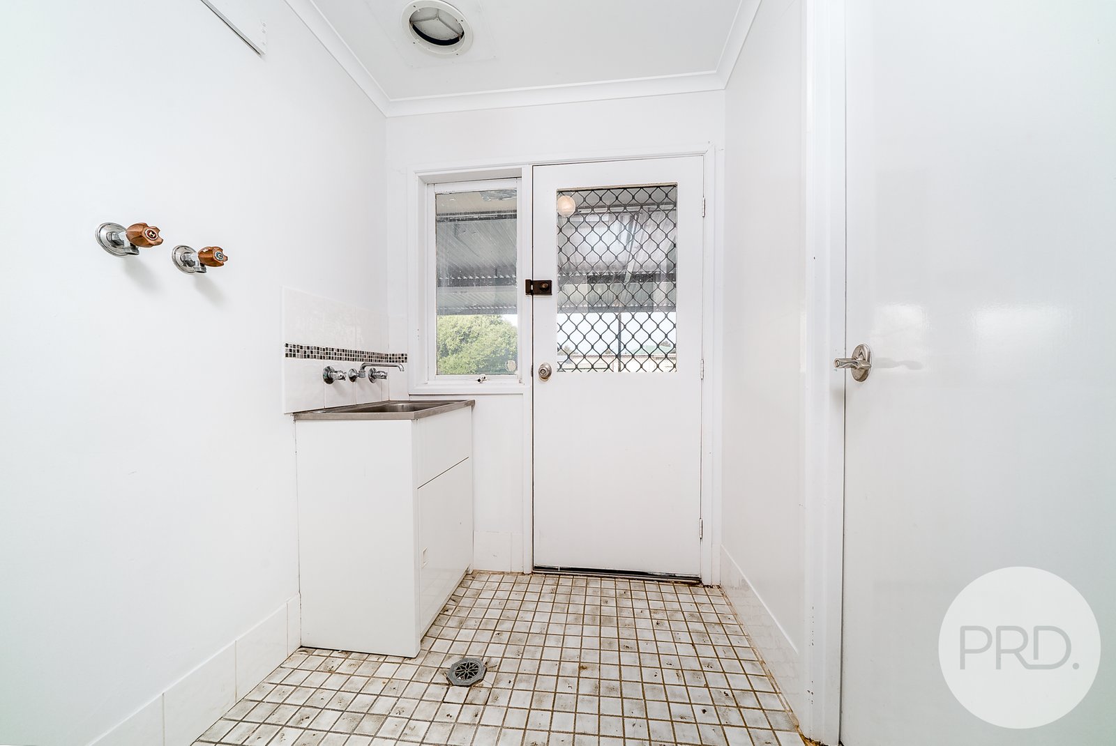 56 Elizabeth Avenue FOREST HILL 11