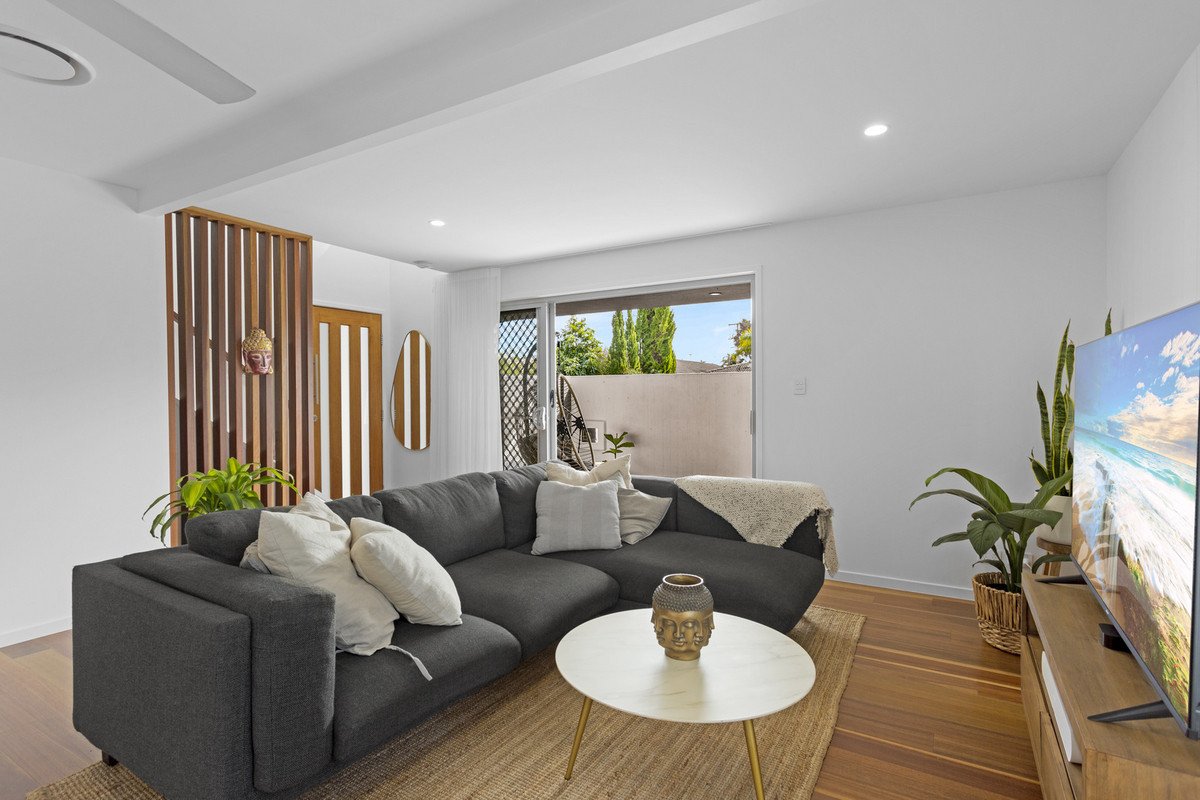 56 Fifth Avenue Palm Beach 3