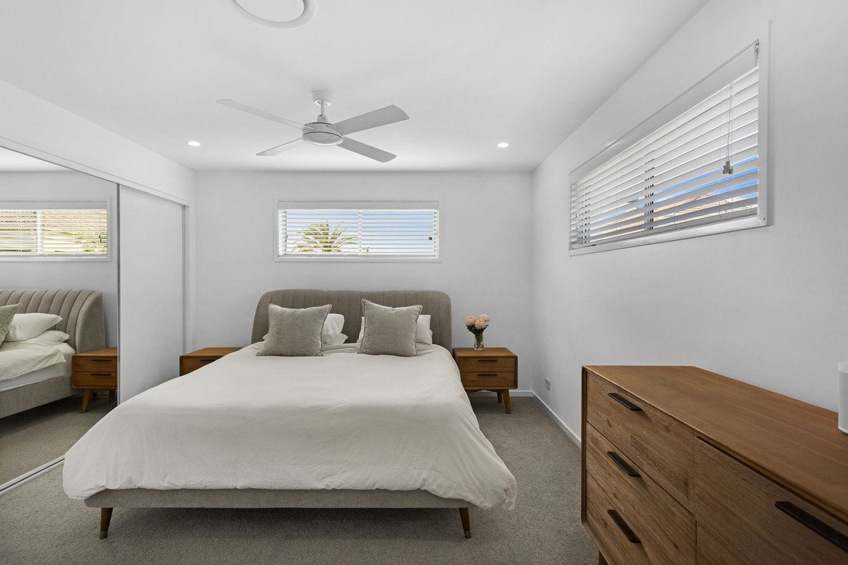 56 Fifth Avenue Palm Beach 5
