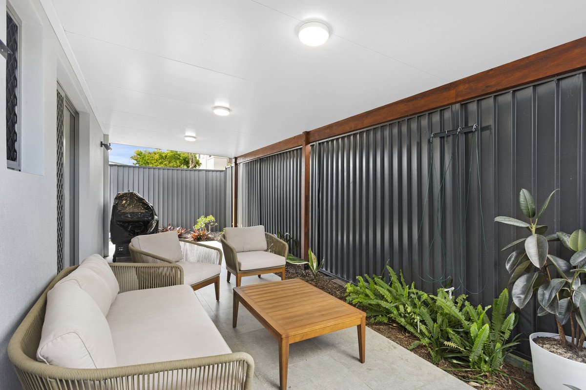 56 Fifth Avenue Palm Beach 10