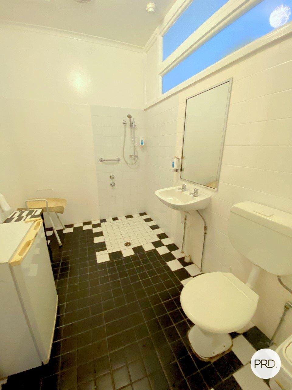 56 Gaskill Street "The Old Vic Inn"  CANOWINDRA 10