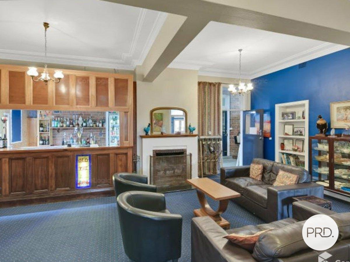 56 Gaskill Street "The Old Vic Inn"  CANOWINDRA 17