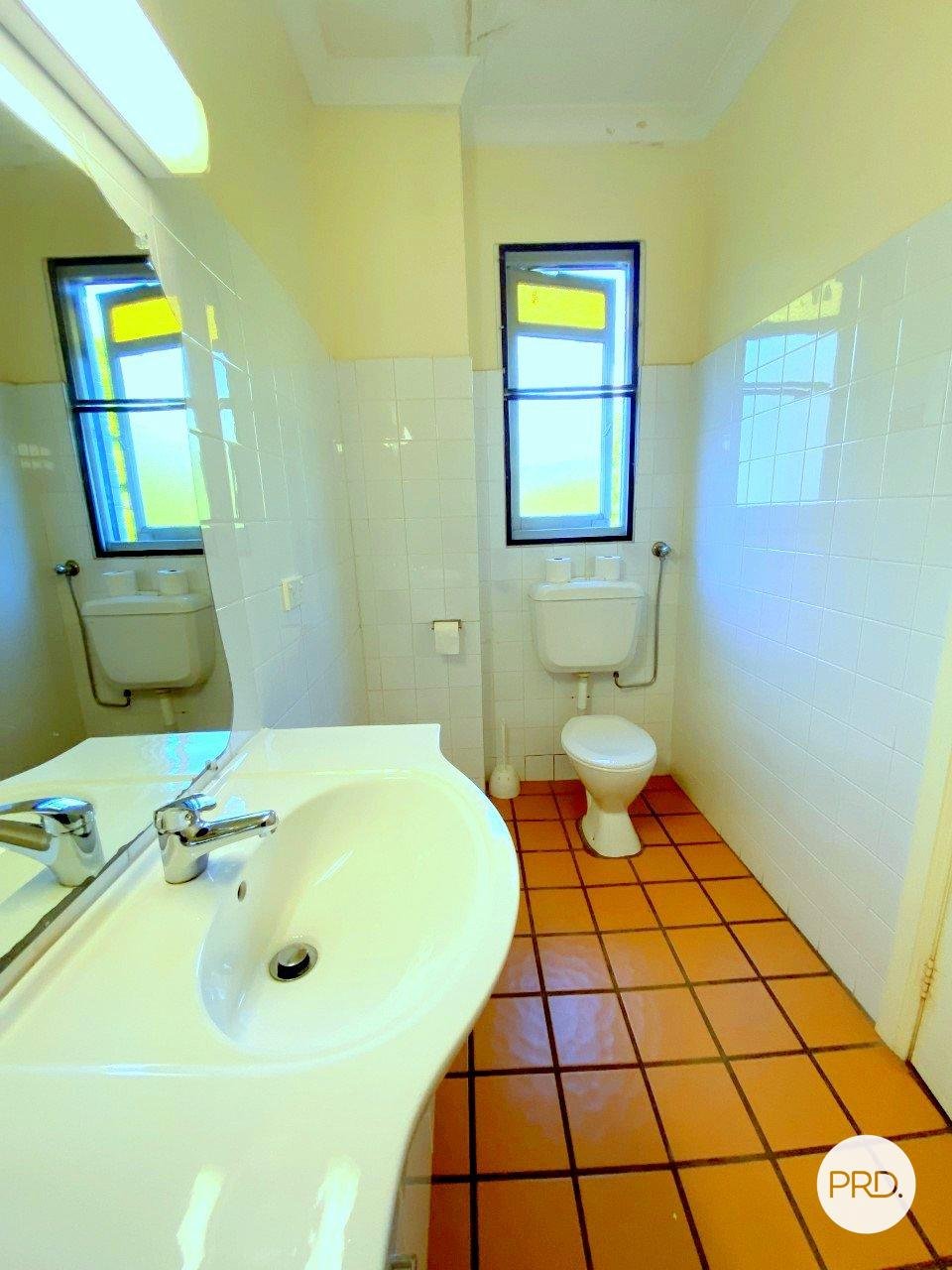 56 Gaskill Street "The Old Vic Inn"  CANOWINDRA 26