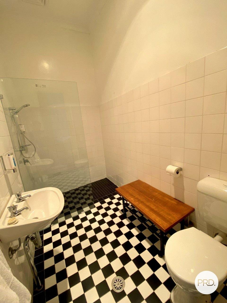 56 Gaskill Street "The Old Vic Inn"  CANOWINDRA 28