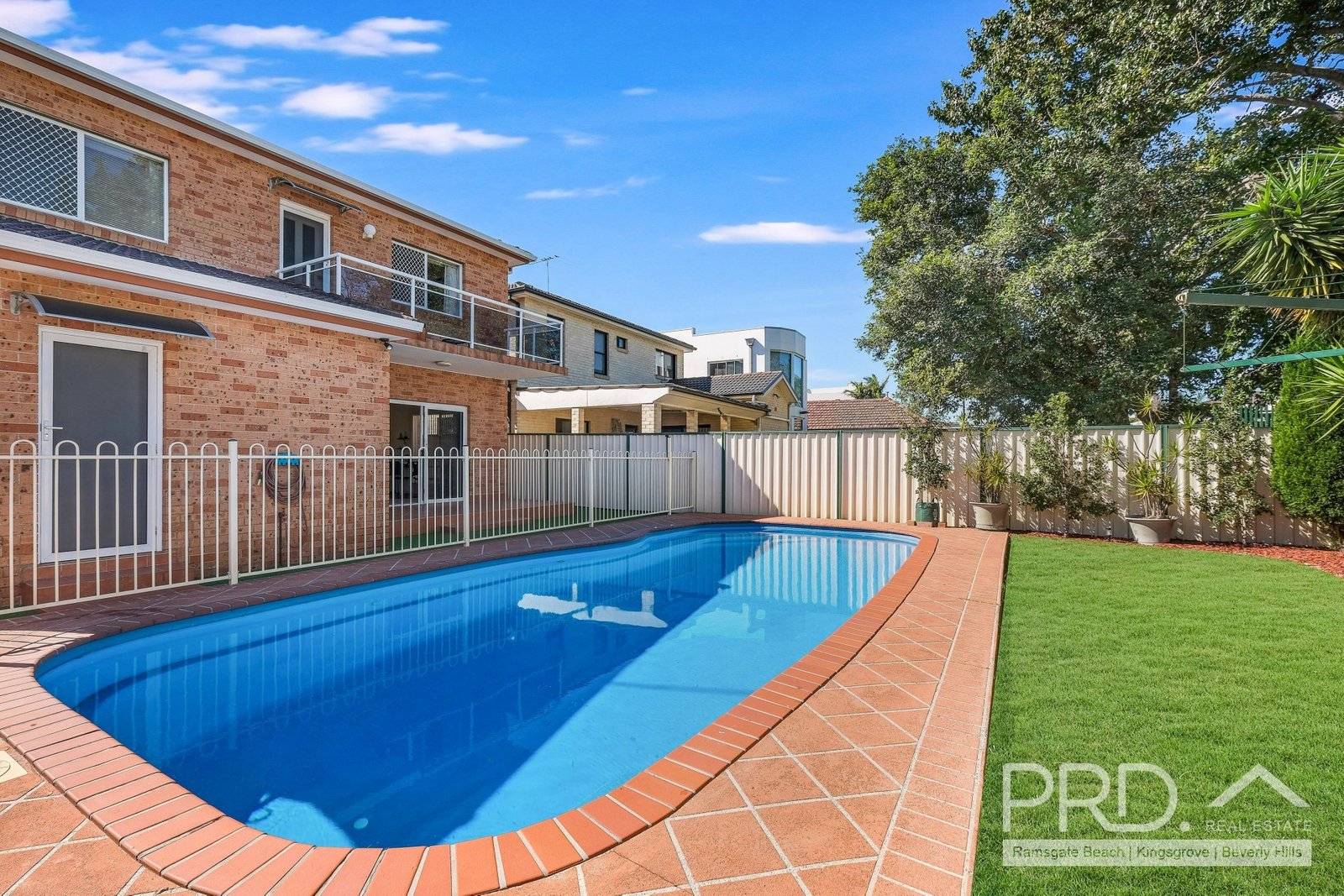 56 Hollywood Street MONTEREY 2