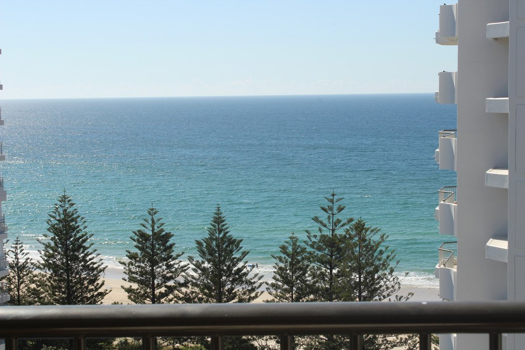 56 Horizons 1941 Gold Coast Hwy BURLEIGH HEADS 12