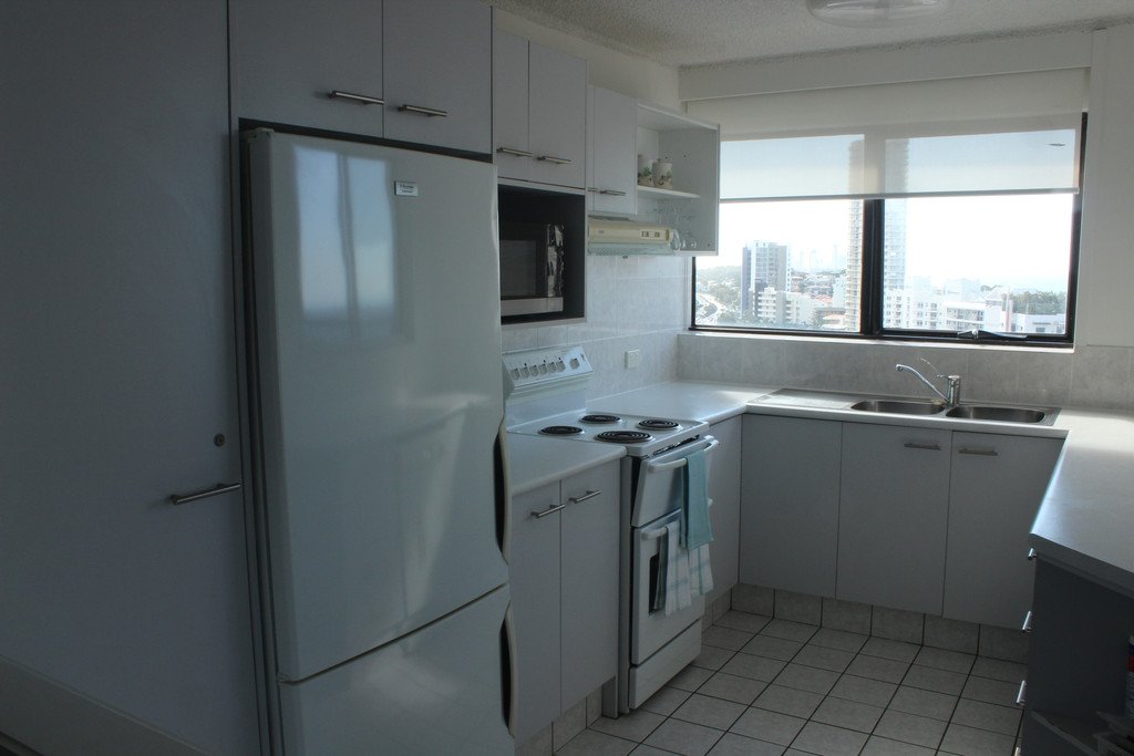 56 Horizons 1941 Gold Coast Hwy BURLEIGH HEADS 16
