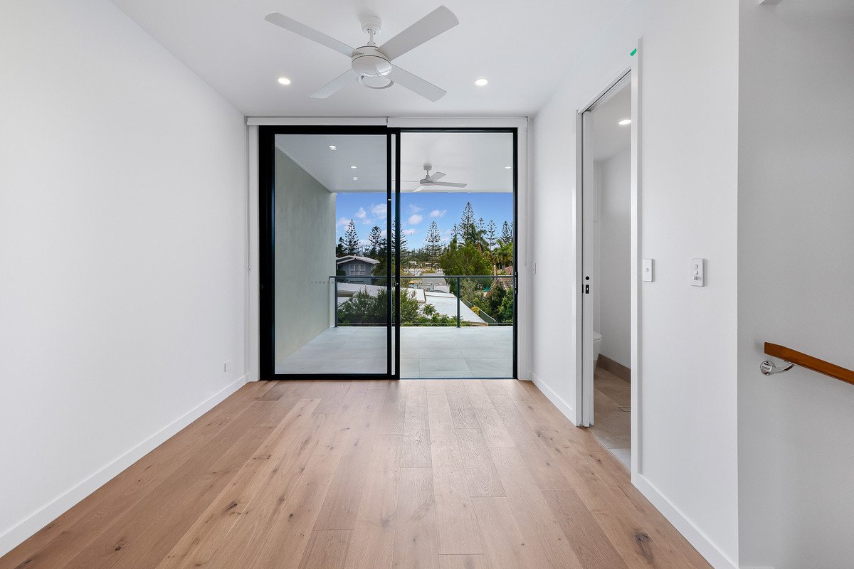 5/6 Ikkina Road Burleigh Heads 10