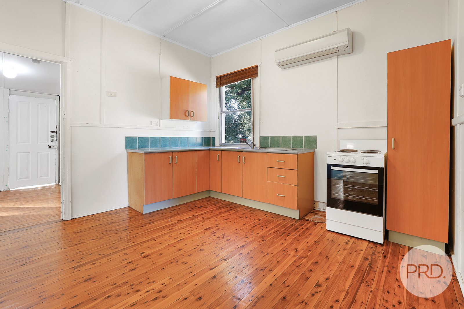 56 Kathleen Street TAMWORTH 7