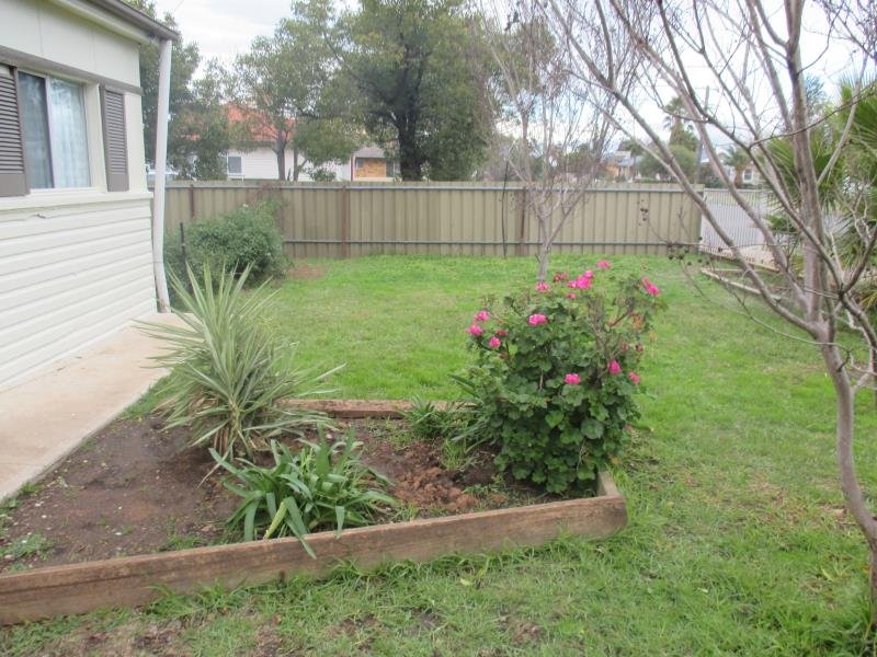 56 Kathleen Street TAMWORTH 7