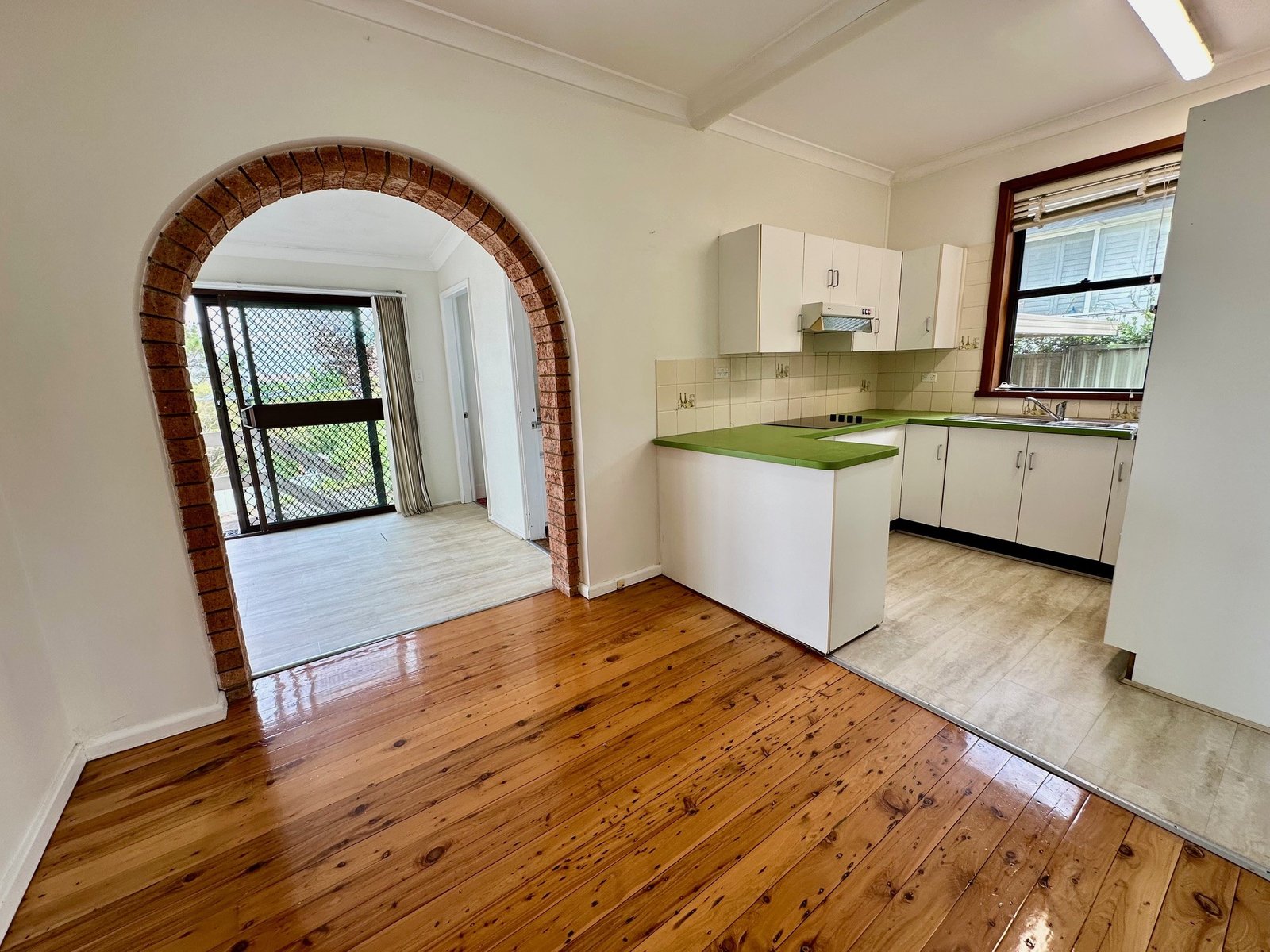 56 Lasseter Avenue CHIFLEY 7