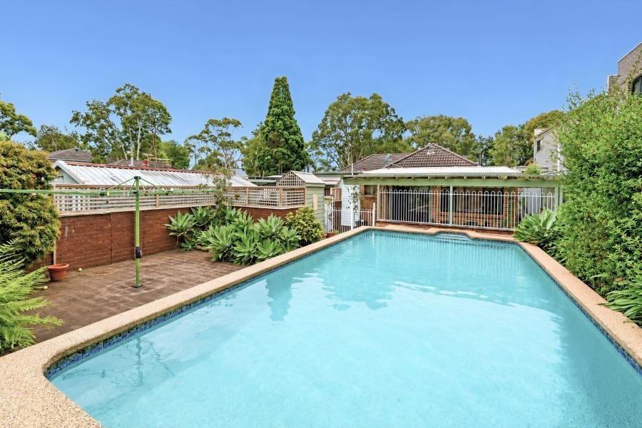 56 Lorraine Street PEAKHURST 5