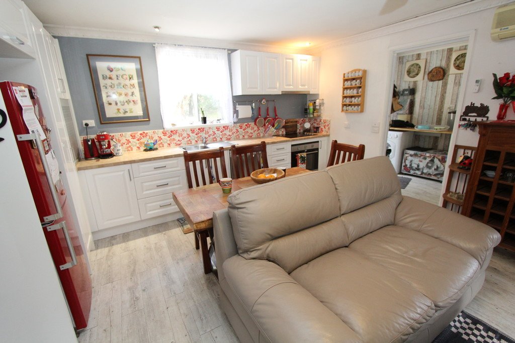 56 Louise Court HADDON 4