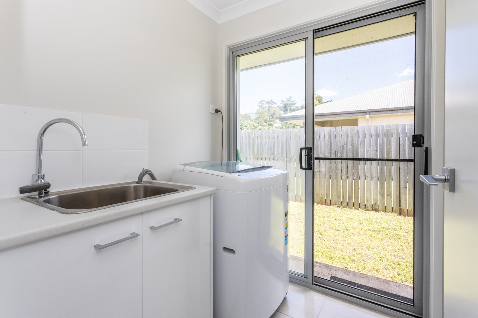 56 Macarthur Drive CANNONVALE 6