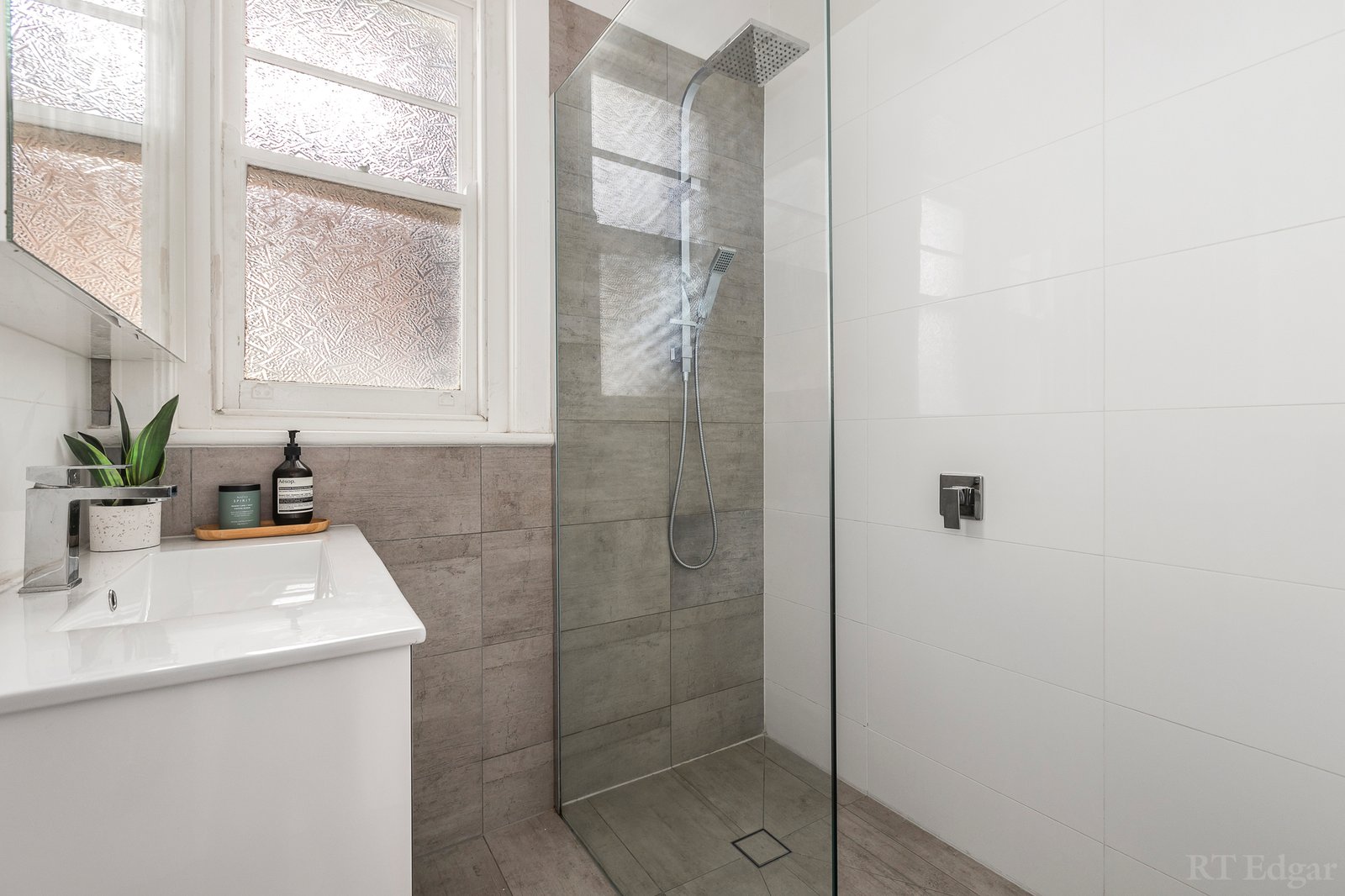 Real Estate and Property in 5/6 Mackie Court, Kew, VIC