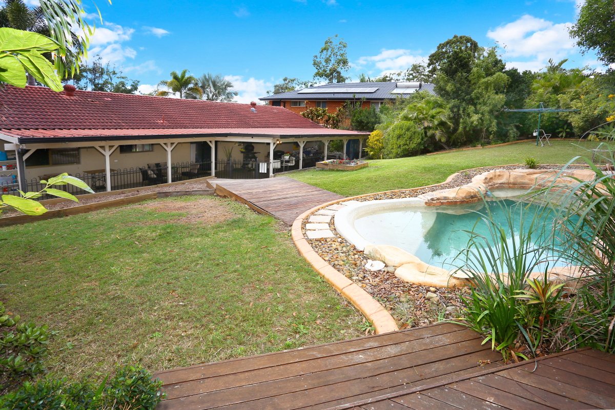 56 Macquarie Avenue MOLENDINAR 4