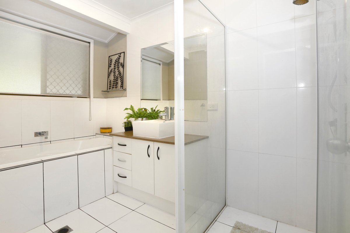 56 Macquarie Avenue MOLENDINAR 15