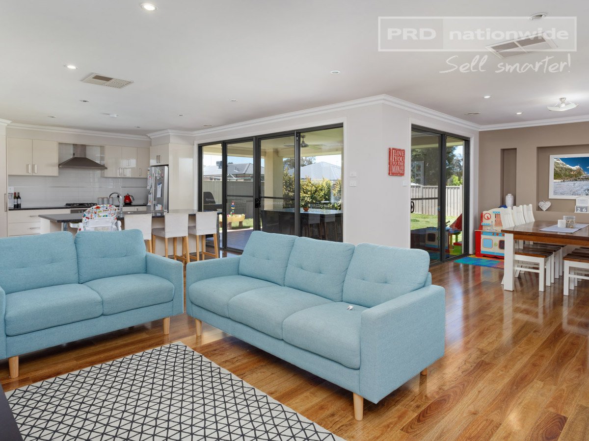 56 Messenger Avenue BOOROOMA 11