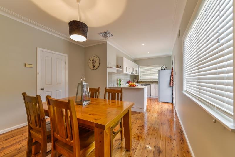 56 Napier Street TAMWORTH 4