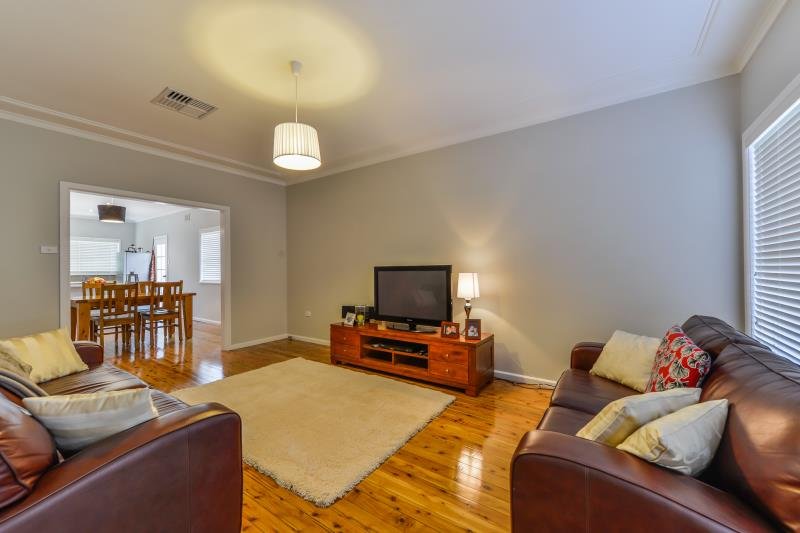 56 Napier Street TAMWORTH 5