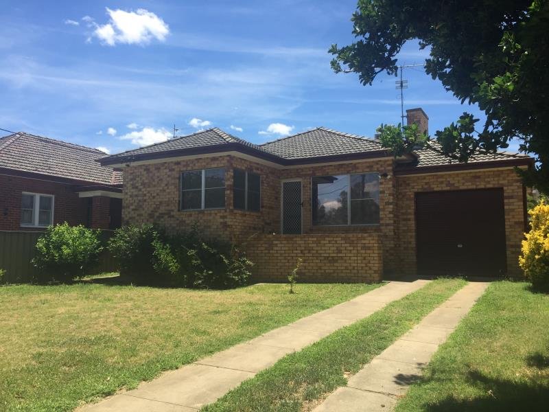 56 Napier Street TAMWORTH 9