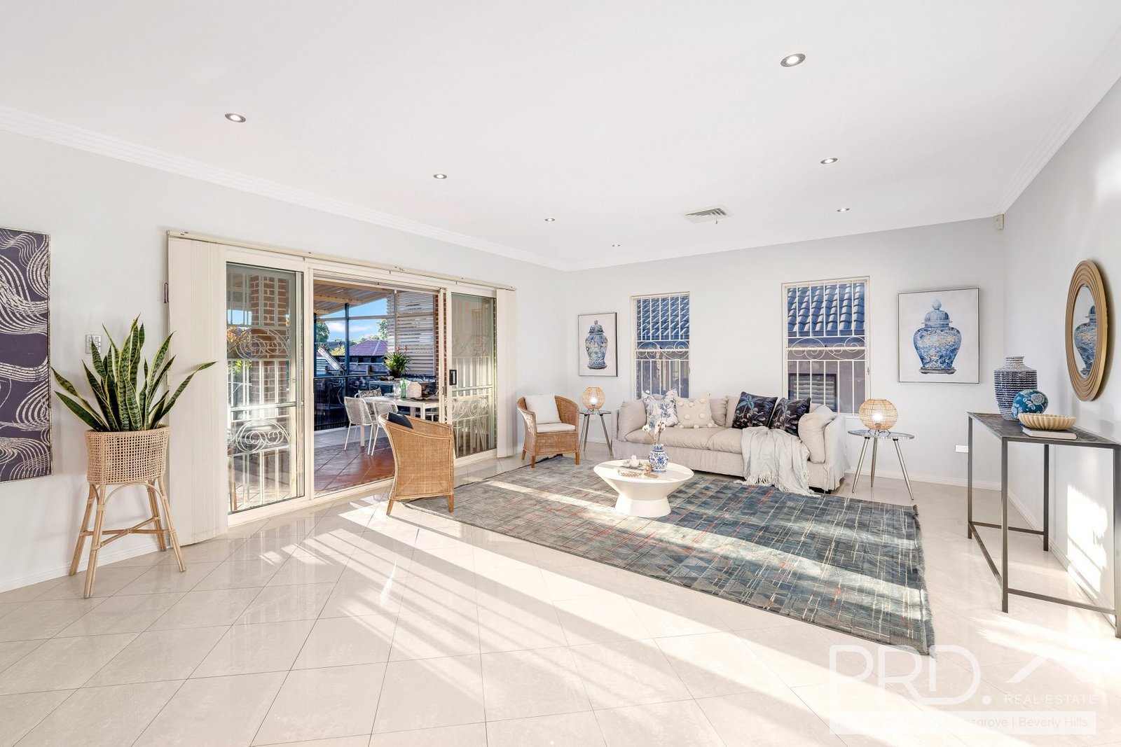 56 New England Drive KINGSGROVE 2