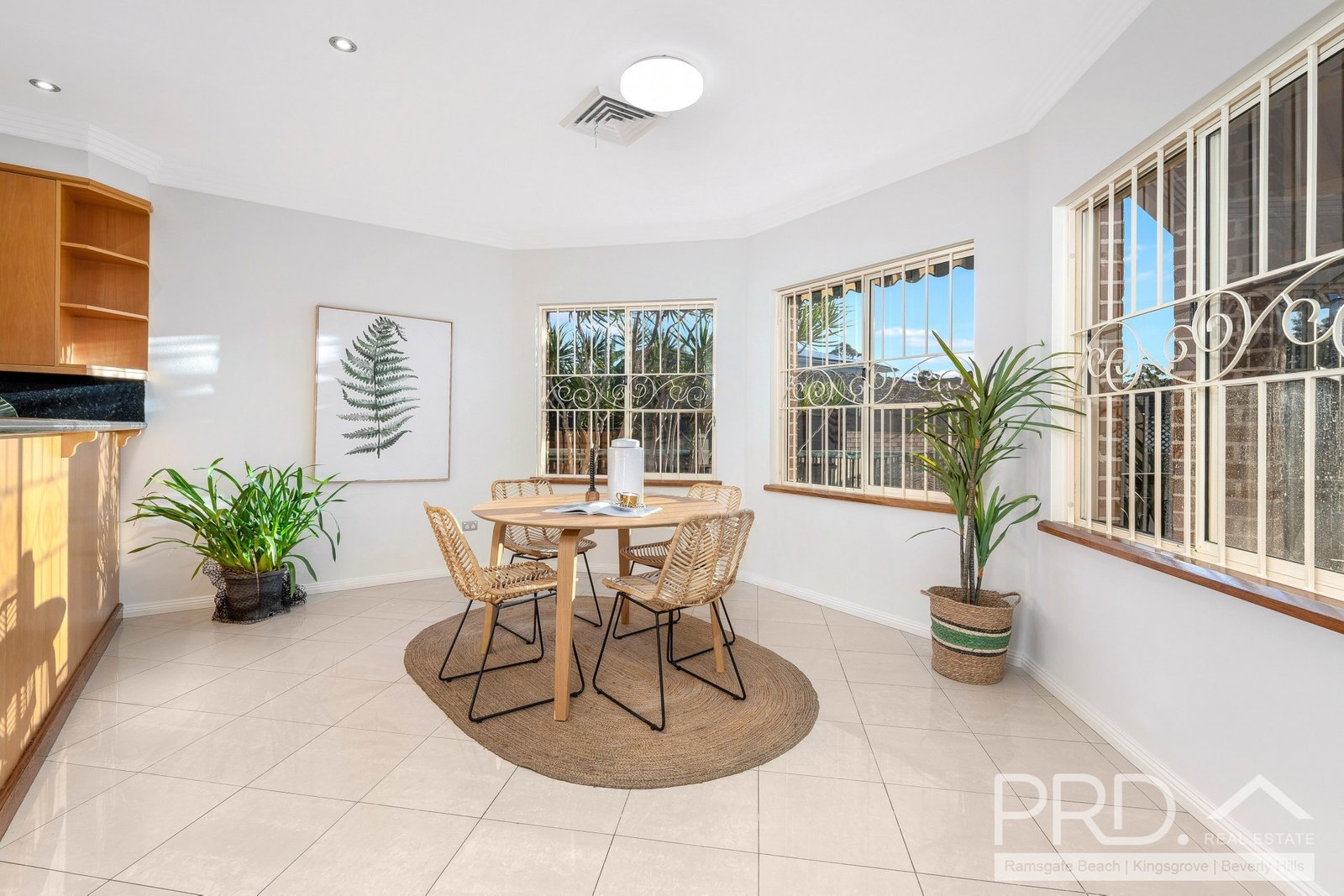 56 New England Drive KINGSGROVE 4