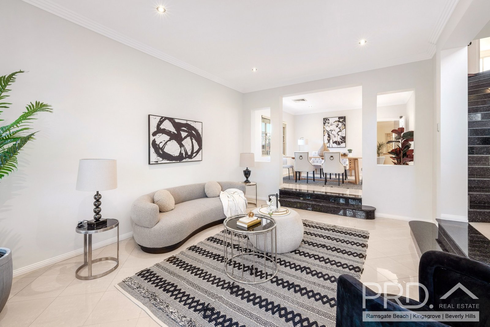 56 New England Drive KINGSGROVE 6