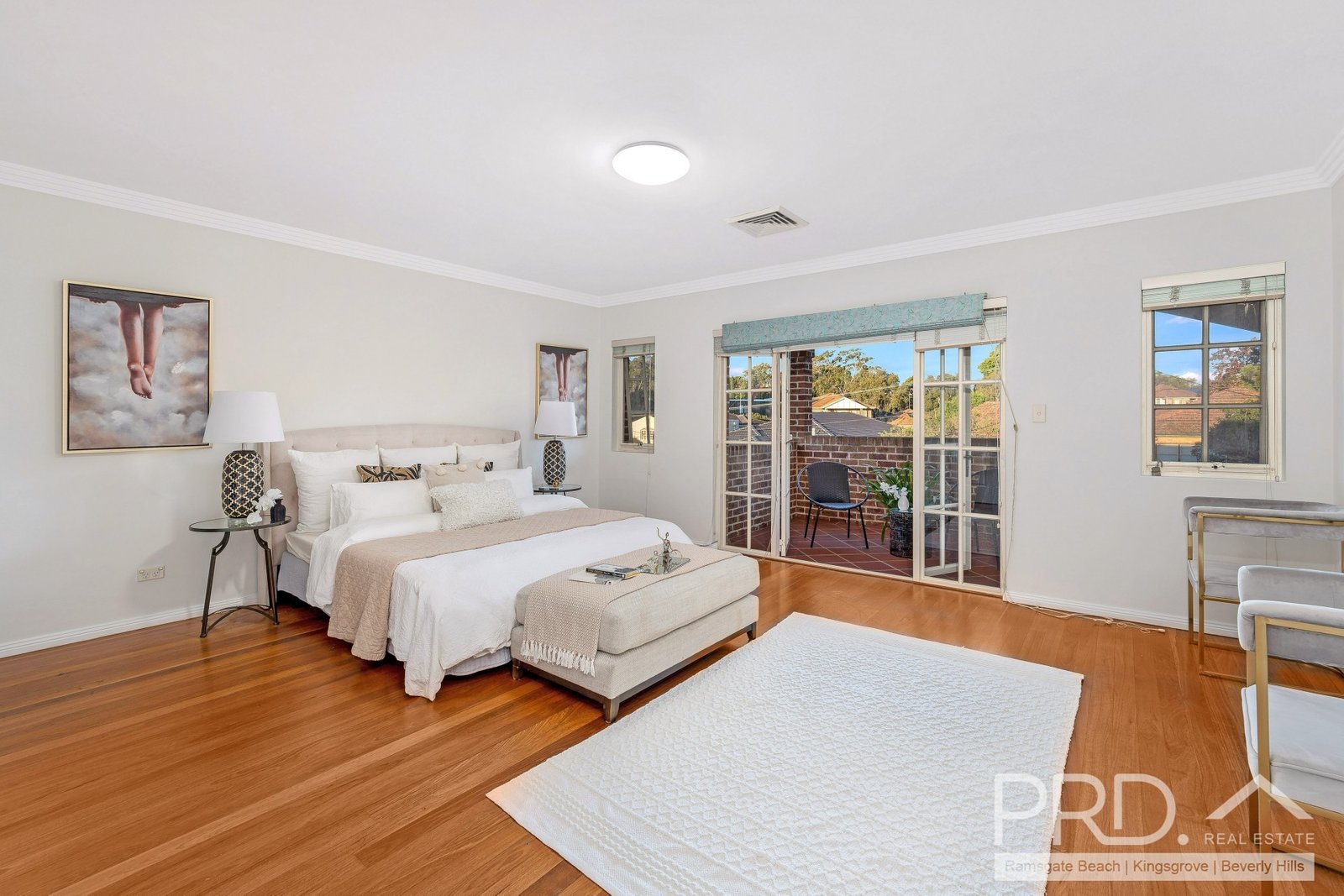 56 New England Drive KINGSGROVE 7