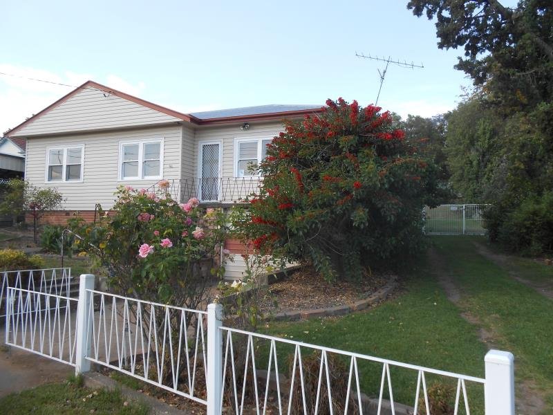 56 Peel Street TAMWORTH 1