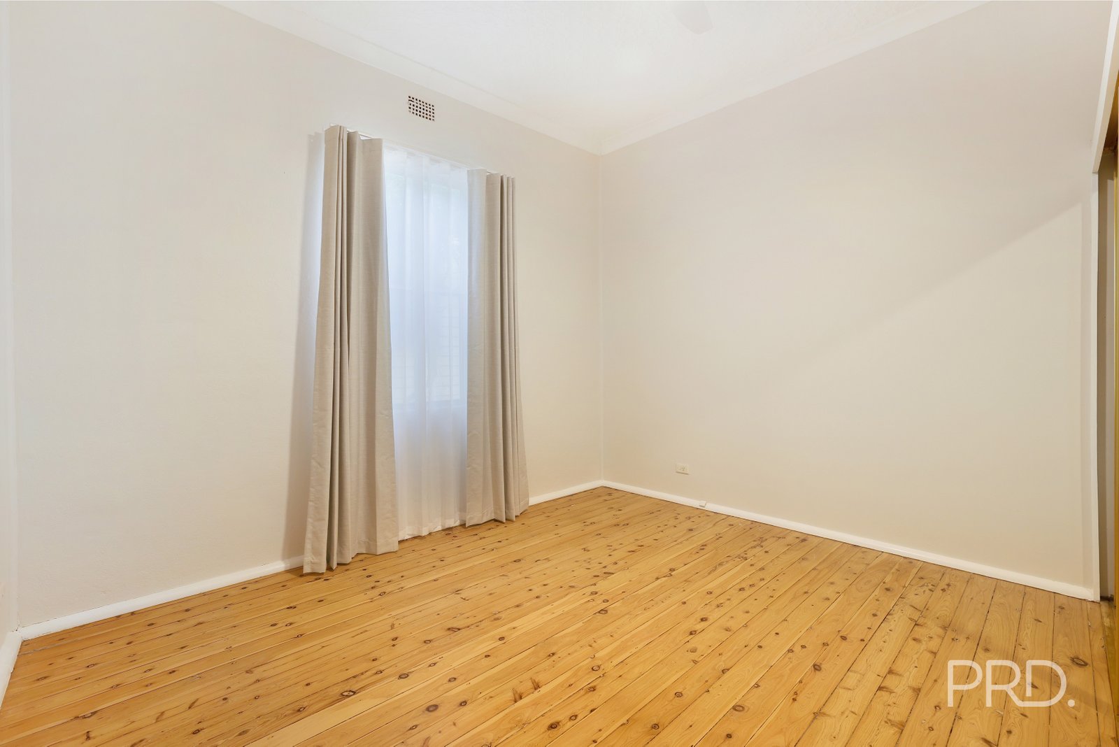 56 Rawson Avenue TAMWORTH 11