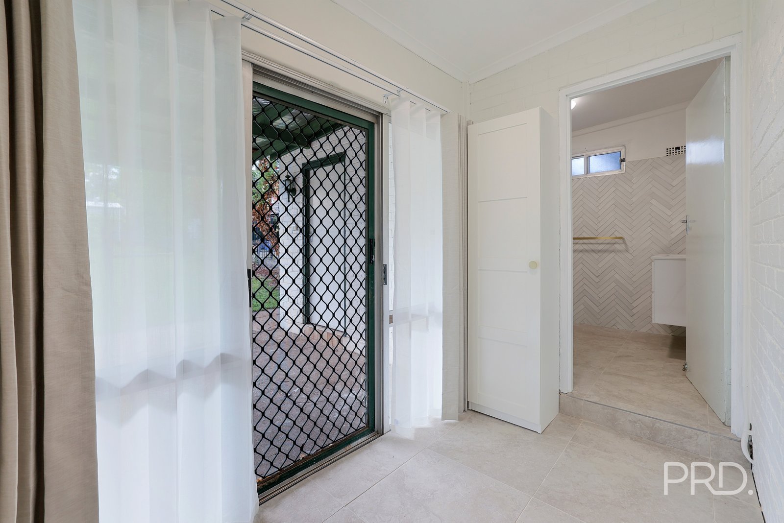 56 Rawson Avenue TAMWORTH 12
