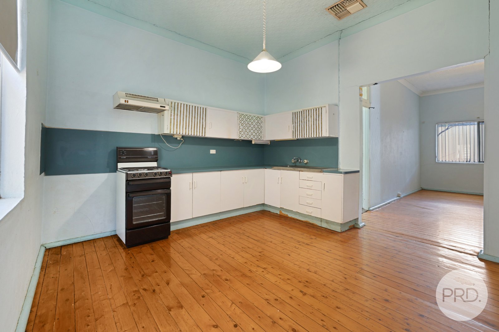 56 Rawson Avenue TAMWORTH 16