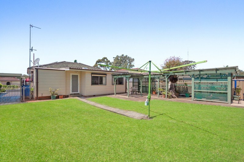 56 Robert Street DAPTO 8