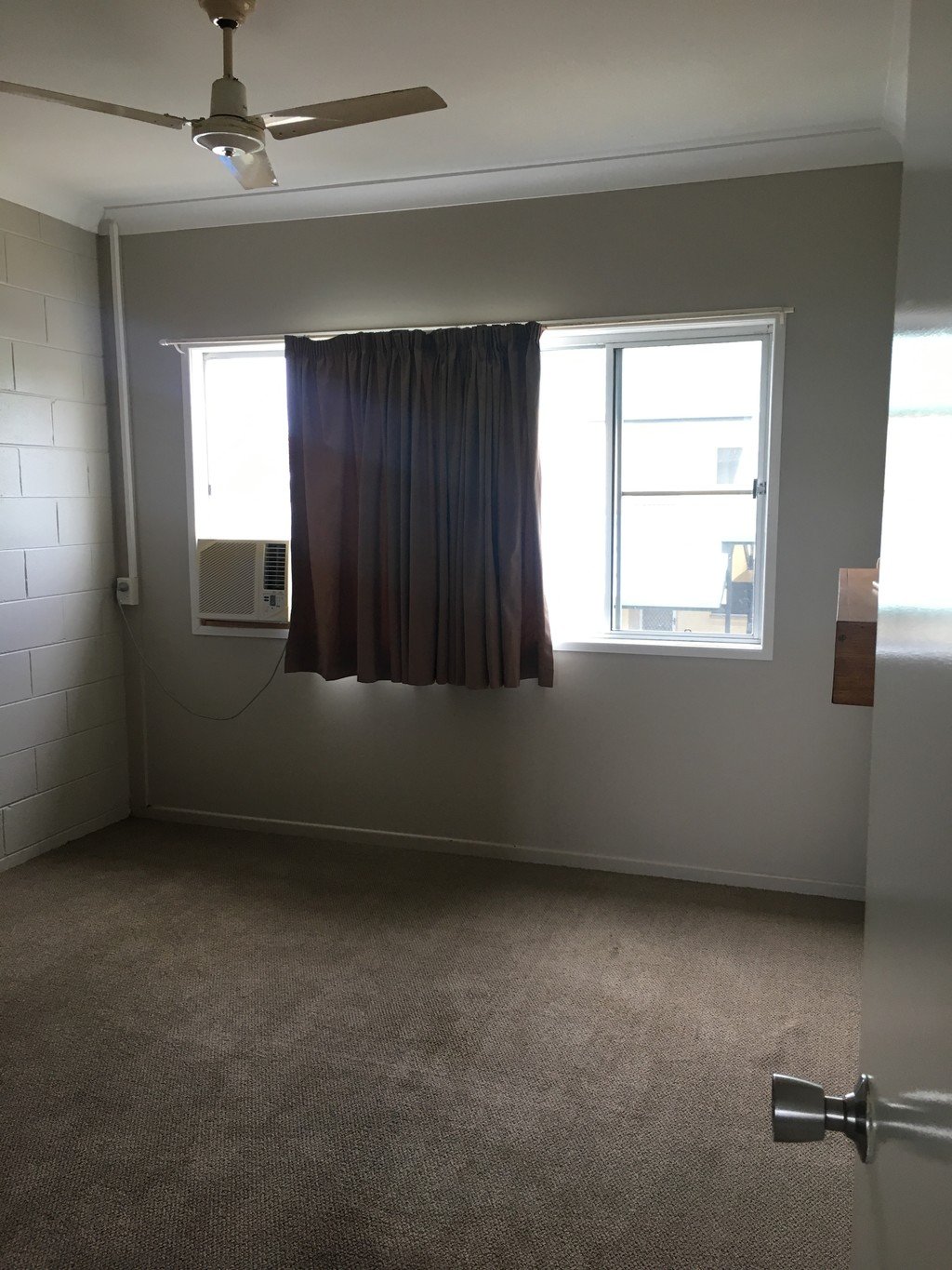 5/6 Robert Street PROSERPINE 2