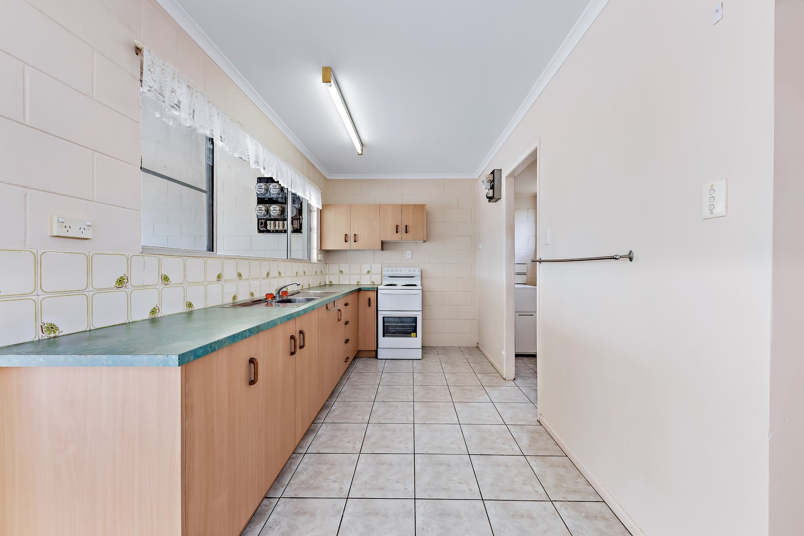 5/6 Robert Street PROSERPINE 1