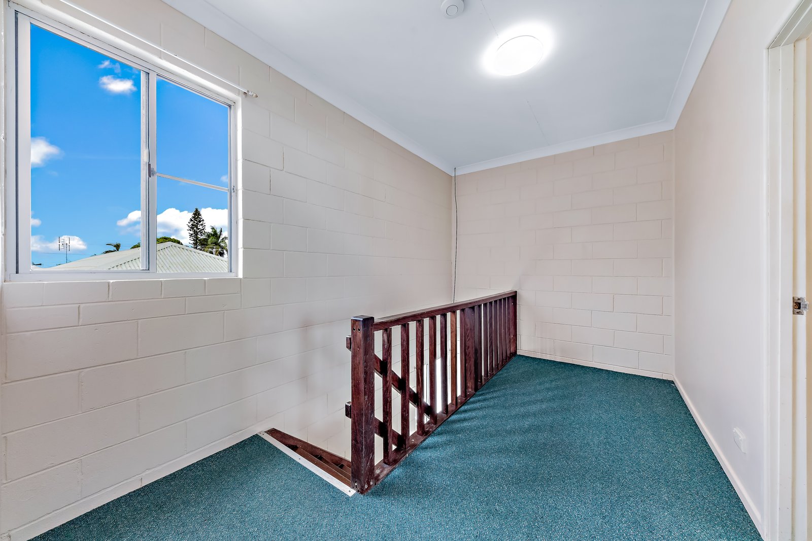 5/6 Robert Street PROSERPINE 4