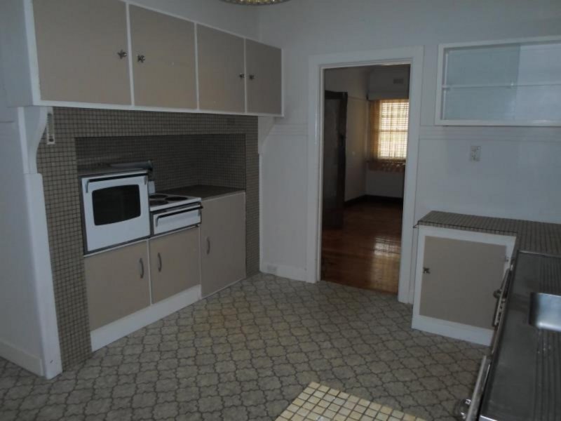 Gallery: 56 Roberts Street