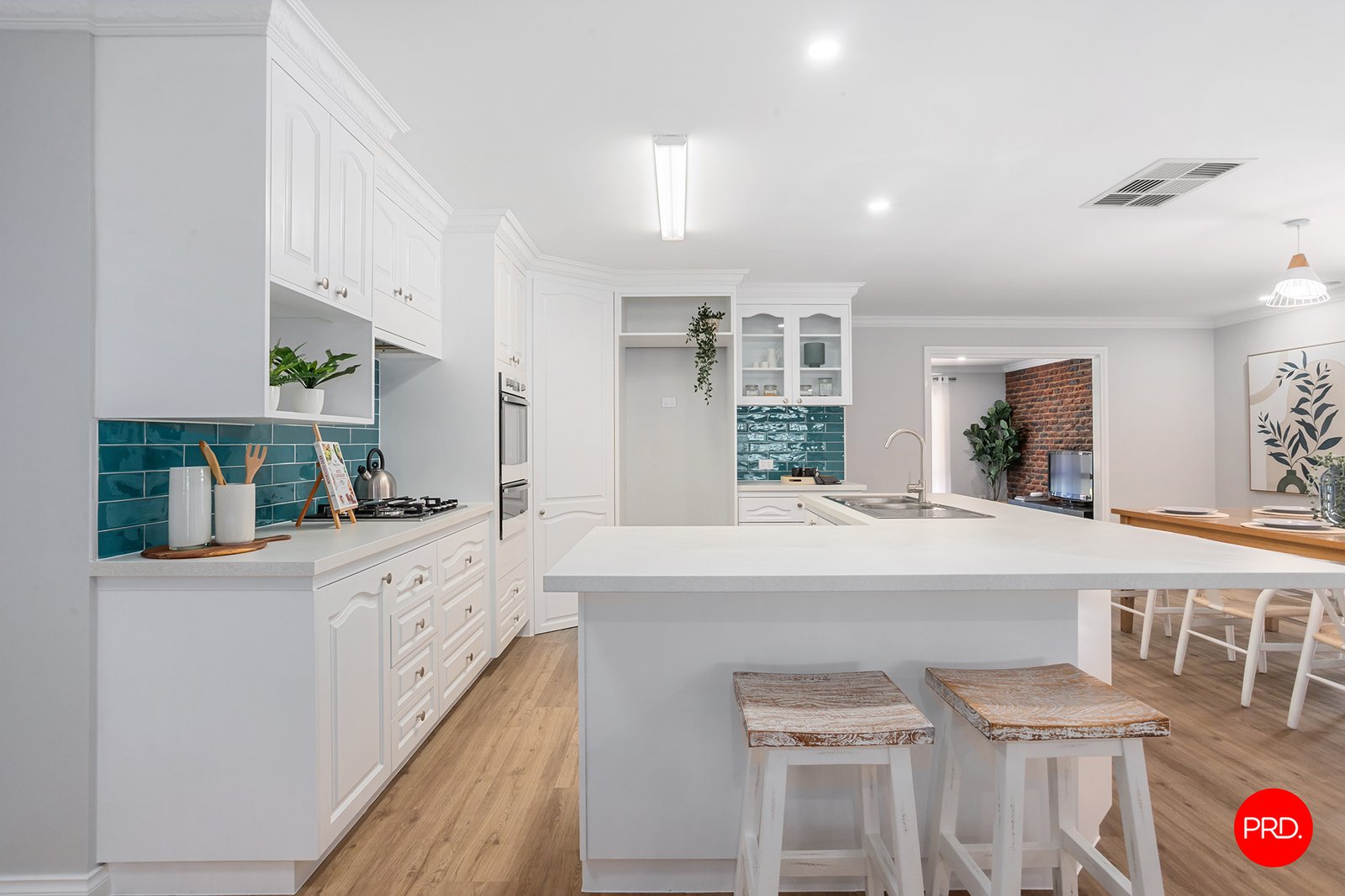 56 Strickland Street ASCOT 9