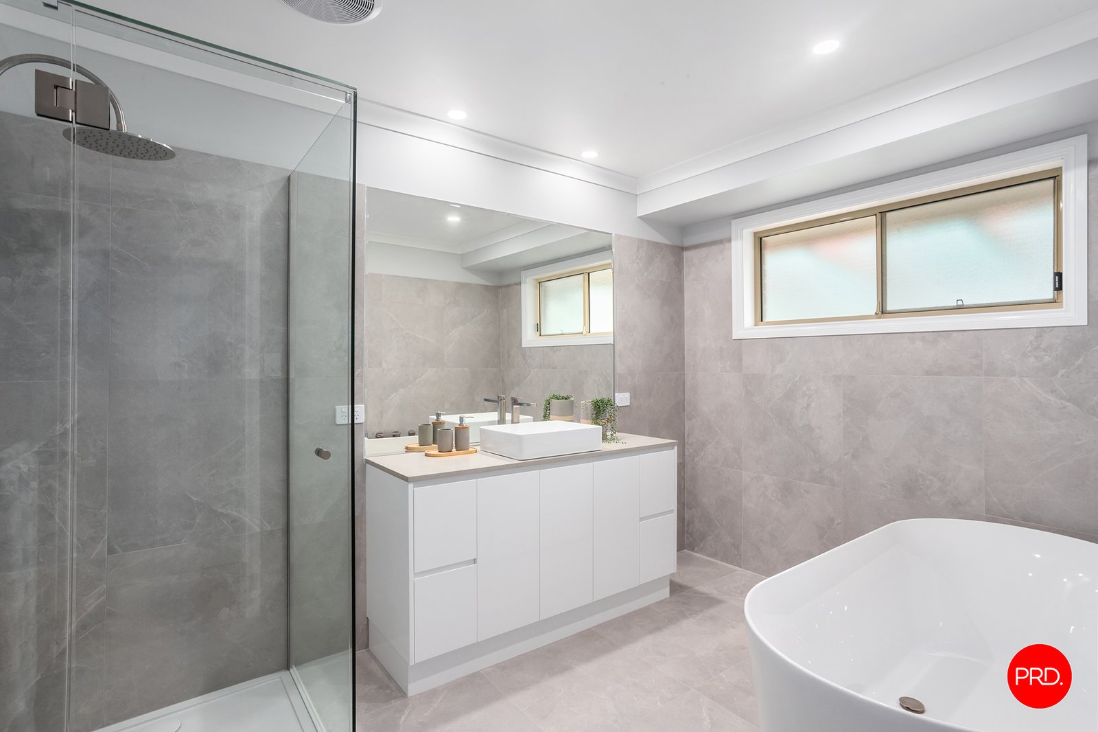 56 Strickland Street ASCOT 18