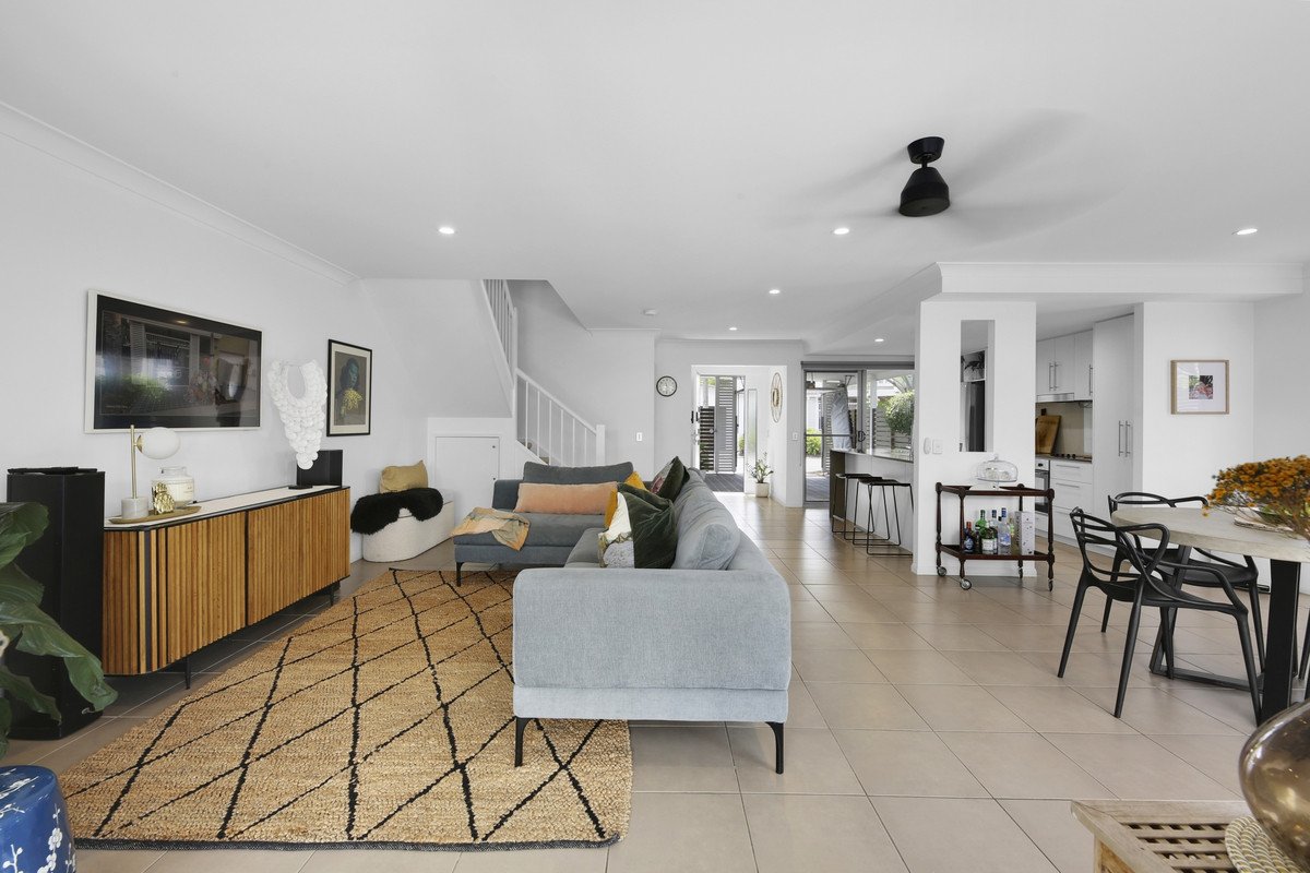 56 Venice Street Burleigh Waters 2