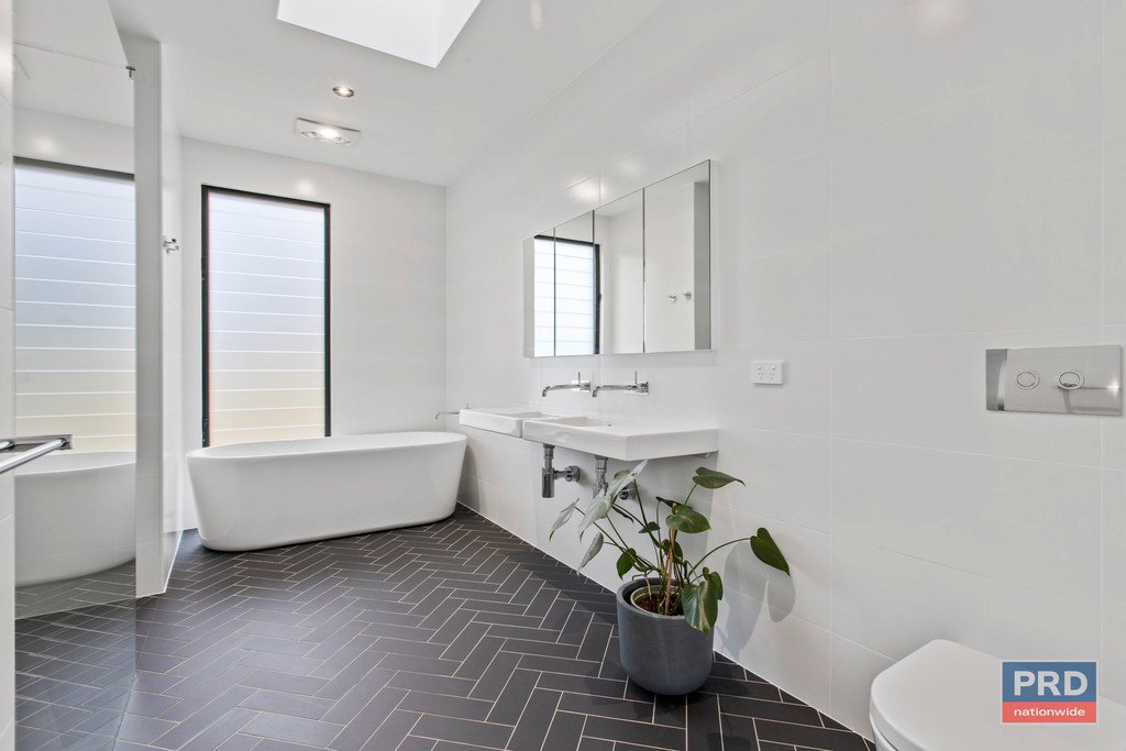 56 Wild Drive JUNORTOUN 18