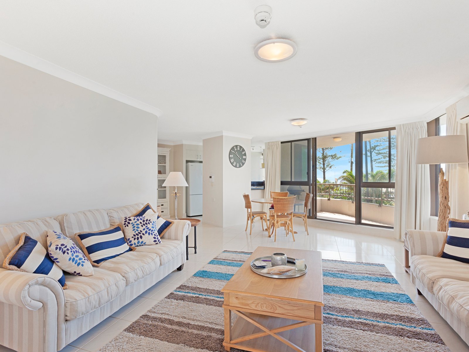 5/60 Goodwin Terrace BURLEIGH HEADS 3