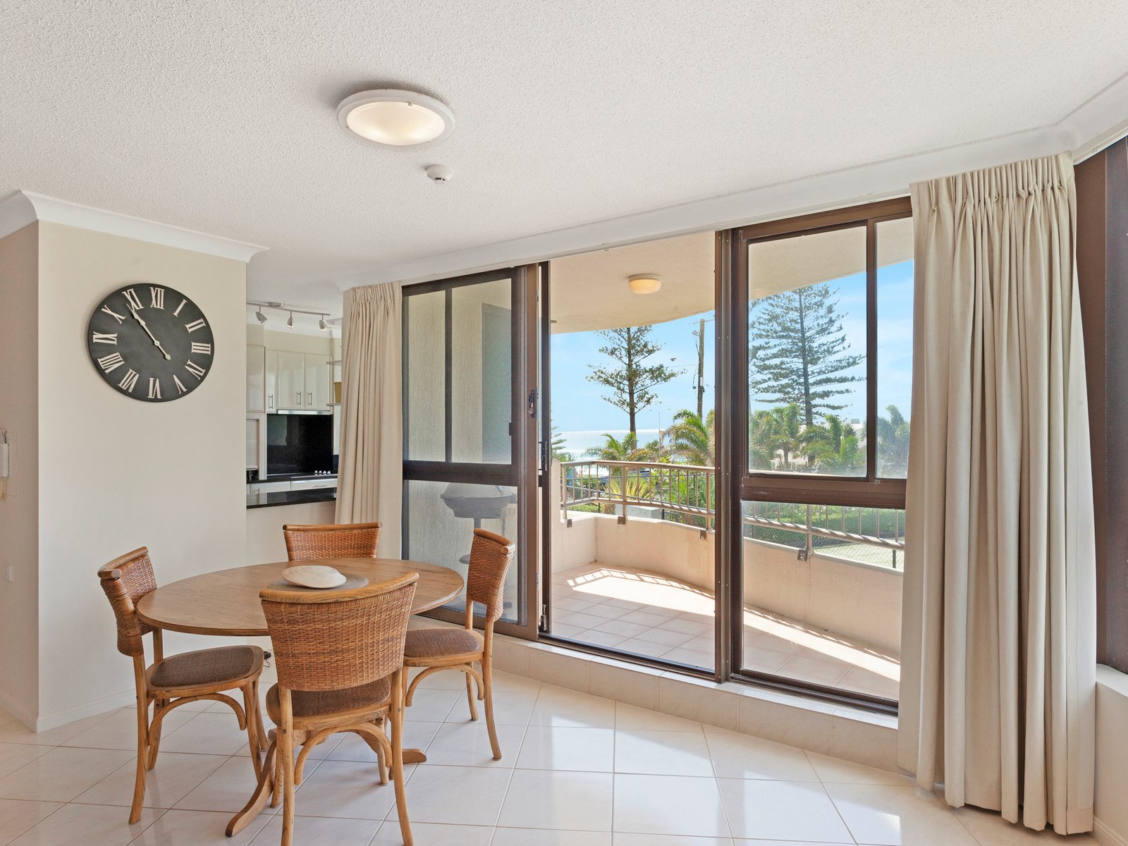 5/60 Goodwin Terrace BURLEIGH HEADS 6