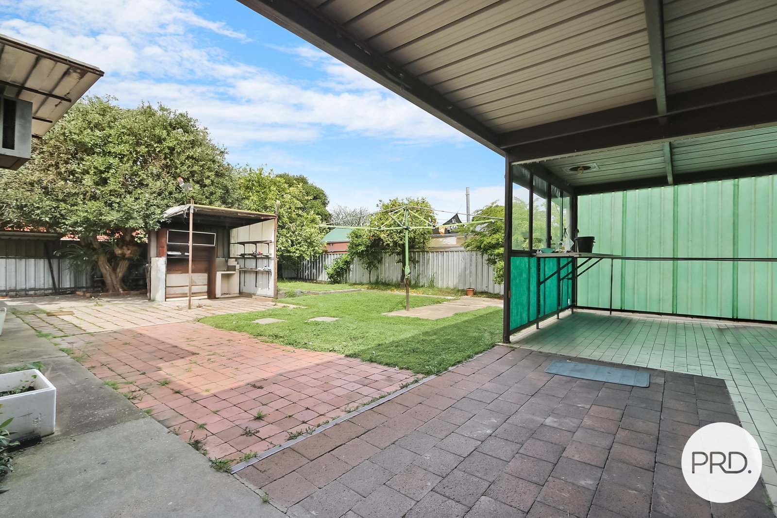560 Kemp Street LAVINGTON 14